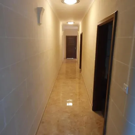 Διαμέρισμα Traditional 3-bed With Gozo Views In *