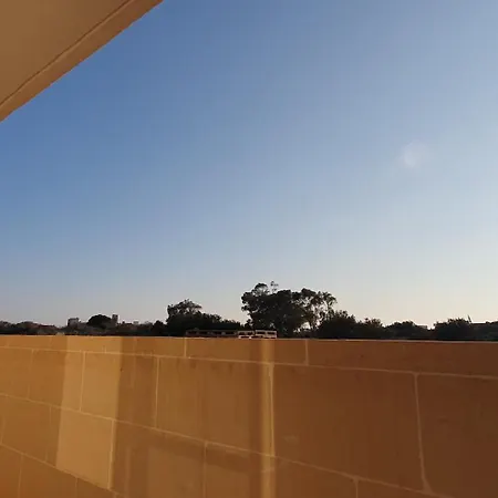 Traditional 3-bed With Gozo Views In * Xagħra