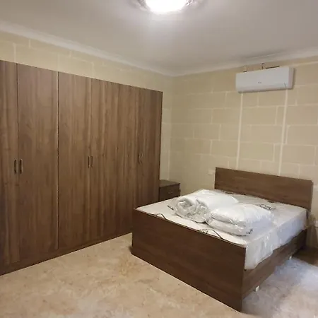 Apartamento Traditional 3-bed With Gozo Views In Xagħra
