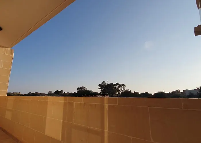 Traditional 3-bed With Gozo Views In * Xagħra