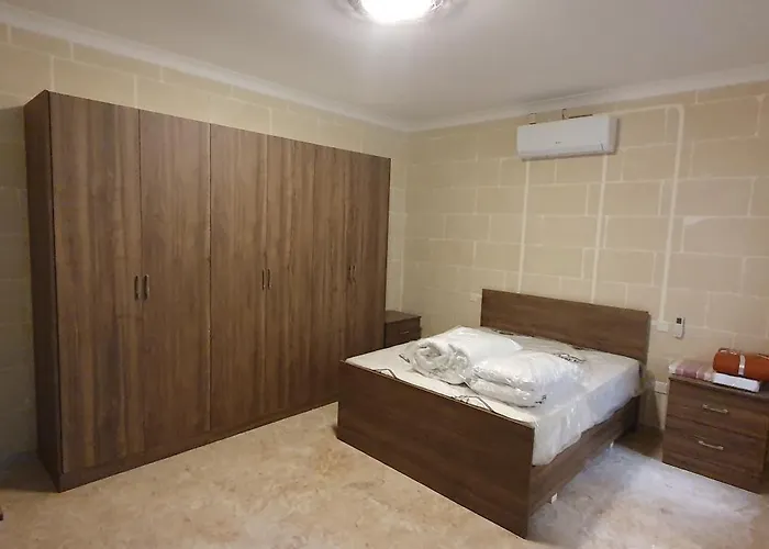 Apartment Traditional 3-bed With Gozo Views In Xagħra