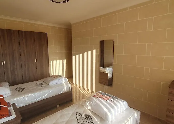 Apartment Traditional 3-bed With Gozo Views In